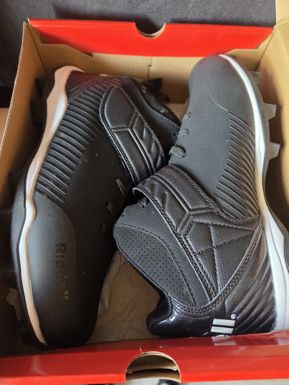 Men's Black Athletic Cleats — Lightweight Training Soccer Shoes